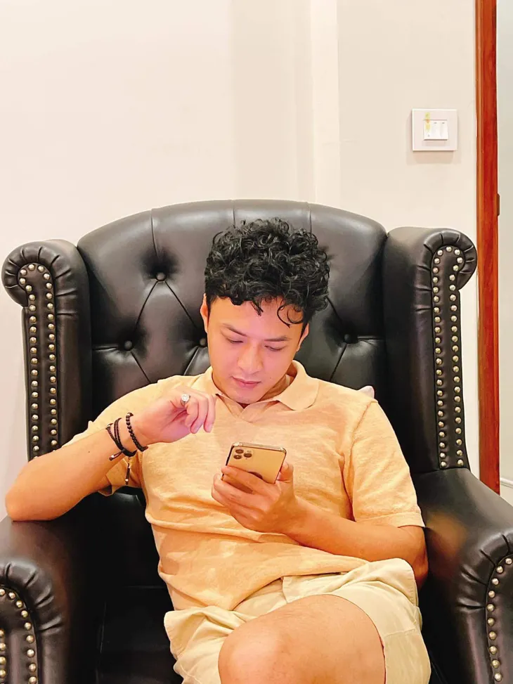 Diễn viên Việt tuần qua: Hồng Đăng khoe tóc xoăn tít, Hồng Diễm lộ vai trần cực xinh - Ảnh 15. Diễn viên Việt tuần qua: Hồng Đăng khoe tóc xoăn tít, Hồng Diễm lộ vai trần cực xinh - Ảnh 15.