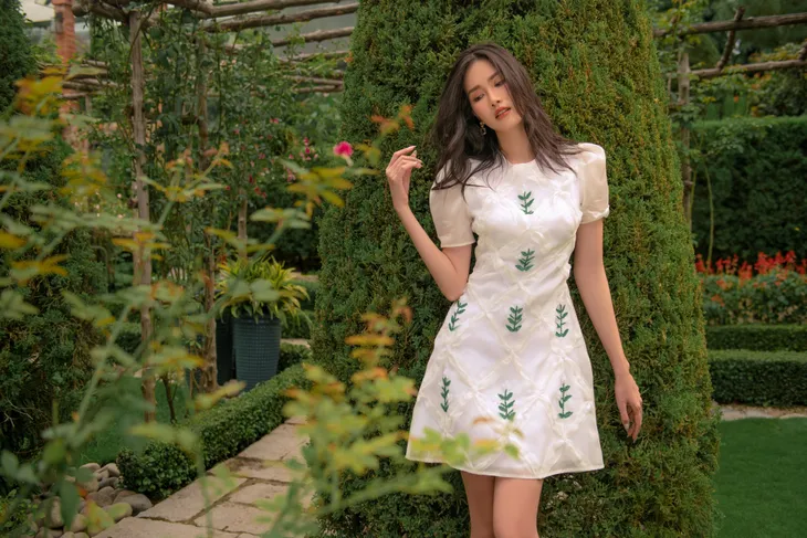 Á hậu Phương Anh hóa nàng thơ trong bộ ảnh đón tuổi 23 - Ảnh 10. Á hậu Phương Anh hóa nàng thơ trong bộ ảnh đón tuổi 23 - Ảnh 10.