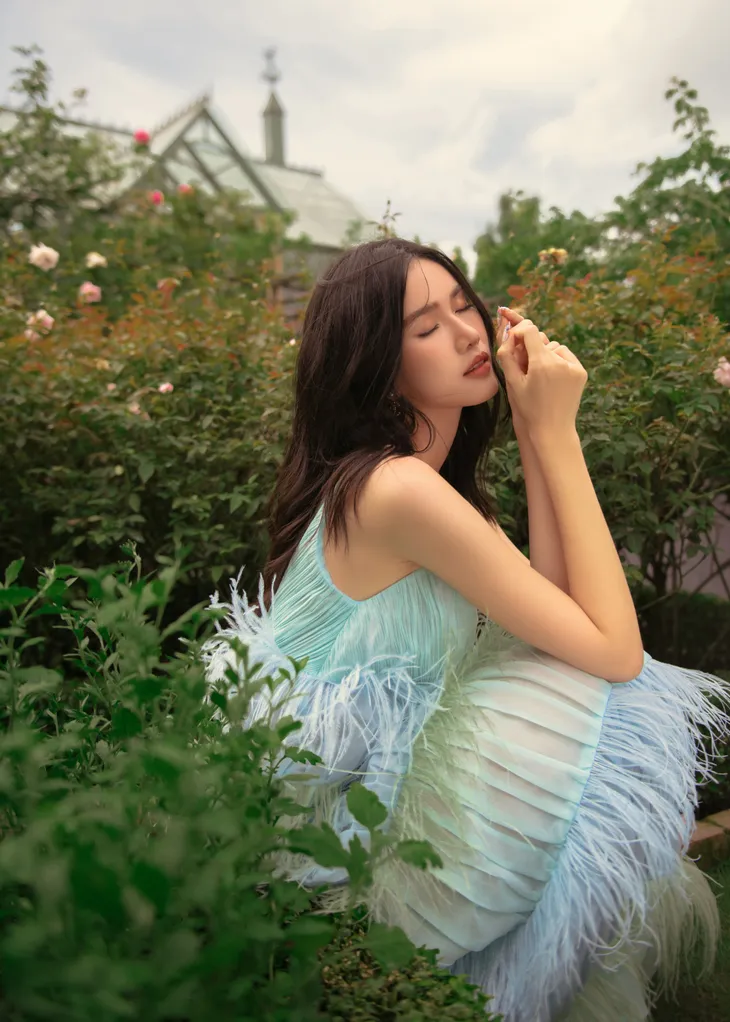 Á hậu Phương Anh hóa nàng thơ trong bộ ảnh đón tuổi 23 - Ảnh 5. Á hậu Phương Anh hóa nàng thơ trong bộ ảnh đón tuổi 23 - Ảnh 5.