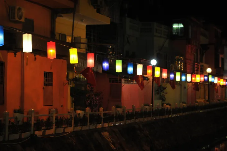 Hồ Trúc Bạch khoác áo mới với làng bích họa thu nhỏ - Ảnh 10. Hồ Trúc Bạch khoác áo mới với làng bích họa thu nhỏ - Ảnh 10.