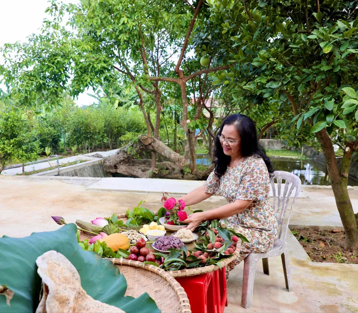 Mong an nhiên bên mâm cỗ cúng Tết Đoan ngọ - Ảnh 2. Mong an nhiên bên mâm cỗ cúng Tết Đoan ngọ - Ảnh 2.