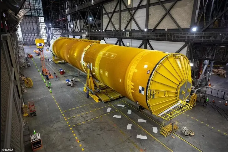Chiêm ngưỡng cận cảnh “siêu tên lửa” 18,6 tỷ USD mới của NASA - Ảnh 6. Chiêm ngưỡng cận cảnh “siêu tên lửa” 18,6 tỷ USD mới của NASA - Ảnh 6.