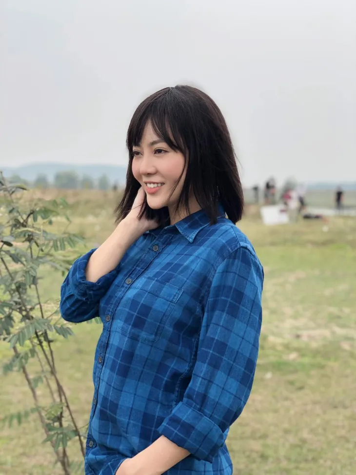 Mùa hoa tìm lại: Loạt ảnh thanh xuân của Việt, Lệ và Tuyết khi tình yêu chưa chen vào giữa - Ảnh 2. Mùa hoa tìm lại: Loạt ảnh thanh xuân của Việt, Lệ và Tuyết khi tình yêu chưa chen vào giữa - Ảnh 2.