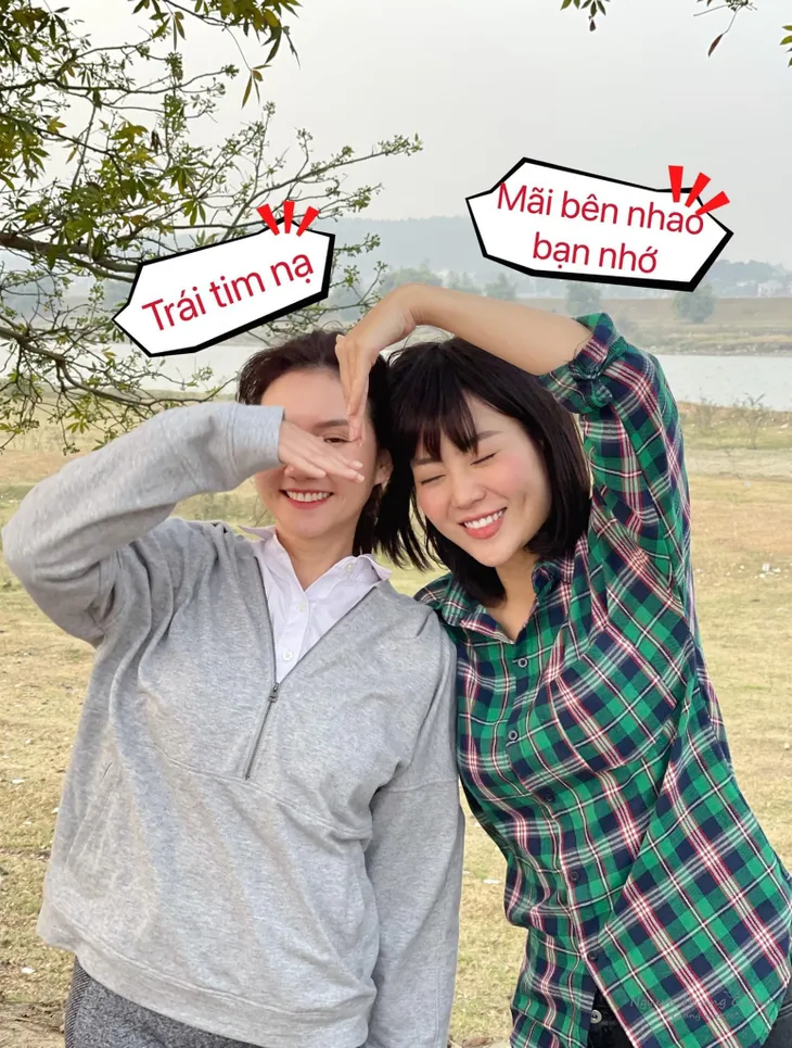 Mùa hoa tìm lại: Loạt ảnh thanh xuân của Việt, Lệ và Tuyết khi tình yêu chưa chen vào giữa - Ảnh 9. Mùa hoa tìm lại: Loạt ảnh thanh xuân của Việt, Lệ và Tuyết khi tình yêu chưa chen vào giữa - Ảnh 9.