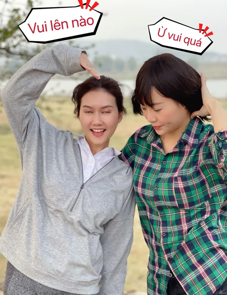 Mùa hoa tìm lại: Loạt ảnh thanh xuân của Việt, Lệ và Tuyết khi tình yêu chưa chen vào giữa - Ảnh 10. Mùa hoa tìm lại: Loạt ảnh thanh xuân của Việt, Lệ và Tuyết khi tình yêu chưa chen vào giữa - Ảnh 10.