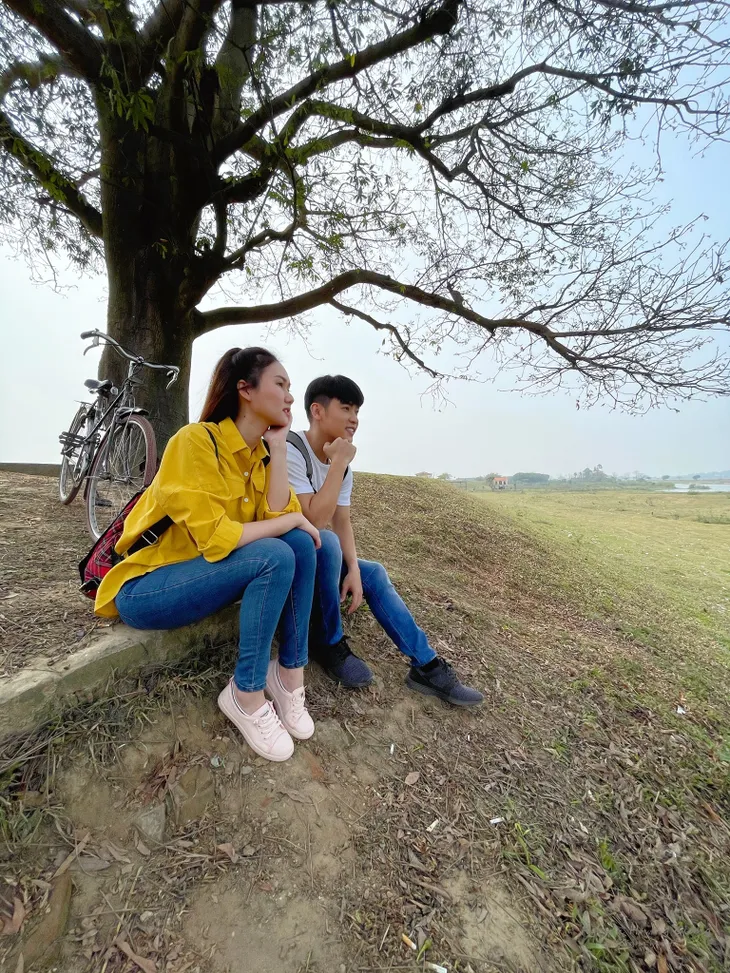 Mùa hoa tìm lại: Loạt ảnh thanh xuân của Việt, Lệ và Tuyết khi tình yêu chưa chen vào giữa - Ảnh 12. Mùa hoa tìm lại: Loạt ảnh thanh xuân của Việt, Lệ và Tuyết khi tình yêu chưa chen vào giữa - Ảnh 12.