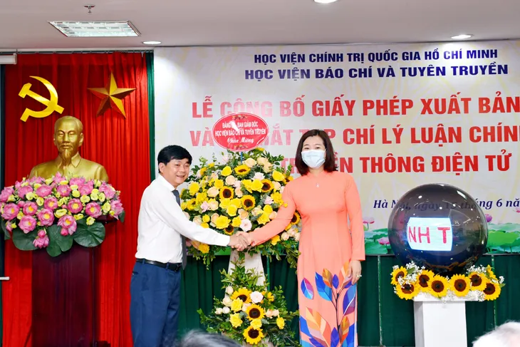 Ra mắt Tạp chí Lý luận chính trị và Truyền thông điện tử - Ảnh 2.