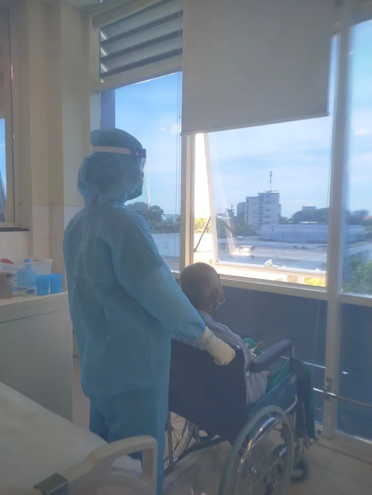Bệnh nhân COVID-19 nặng, nguy kịch tại Bệnh viện Bệnh nhiệt đới Trung ương được xuất viện - Ảnh 1.