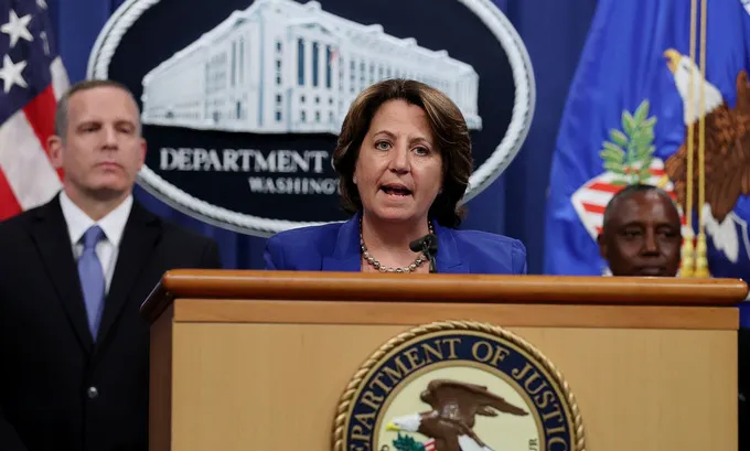 Tội phạm dễ dàng sa lưới FBI nhờ ứng dụng mã hóa nằm vùng - Ảnh 1. Tội phạm dễ dàng sa lưới FBI nhờ ứng dụng mã hóa nằm vùng - Ảnh 1.