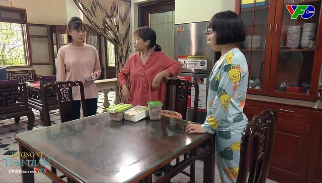 Hương vị tình thân - Tập 43: Bà Dần (NSND Như Quỳnh) sắp có chắt nội? - Ảnh 1. Hương vị tình thân - Tập 43: Bà Dần (NSND Như Quỳnh) sắp có chắt nội? - Ảnh 1.