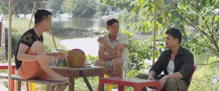 Mùa hoa tìm lại - Tập 11: Cười té ghế khi Đồng ghen lại gặp phải hội chọc gậy bánh xe - Ảnh 5. Mùa hoa tìm lại - Tập 11: Cười té ghế khi Đồng ghen lại gặp phải hội chọc gậy bánh xe - Ảnh 5.