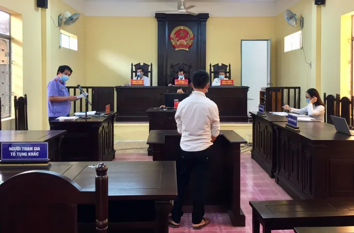 Làm nữ sinh lớp 7 mang bầu, nam thanh niên bị phạt 4 năm tù - Ảnh 1. Làm nữ sinh lớp 7 mang bầu, nam thanh niên bị phạt 4 năm tù - Ảnh 1.