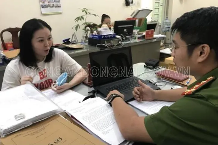 Mở cả văn phòng công chứng giả để lừa đảo bán đất - Ảnh 1. Mở cả văn phòng công chứng giả để lừa đảo bán đất - Ảnh 1.