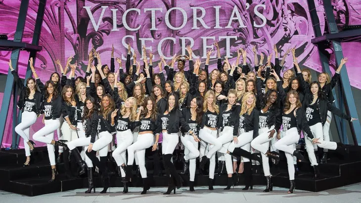 Thiên thần nghỉ hưu, Victorias Secret sống sót? - Ảnh 1. Thiên thần nghỉ hưu, Victorias Secret sống sót? - Ảnh 1.