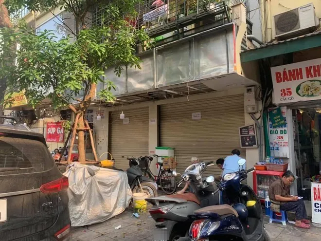 Mặt bằng phố cổ một thời giành giật, giờ hạ giá hết cỡ vẫn vắng khách thuê - Ảnh 2. Mặt bằng phố cổ một thời giành giật, giờ hạ giá hết cỡ vẫn vắng khách thuê - Ảnh 2.