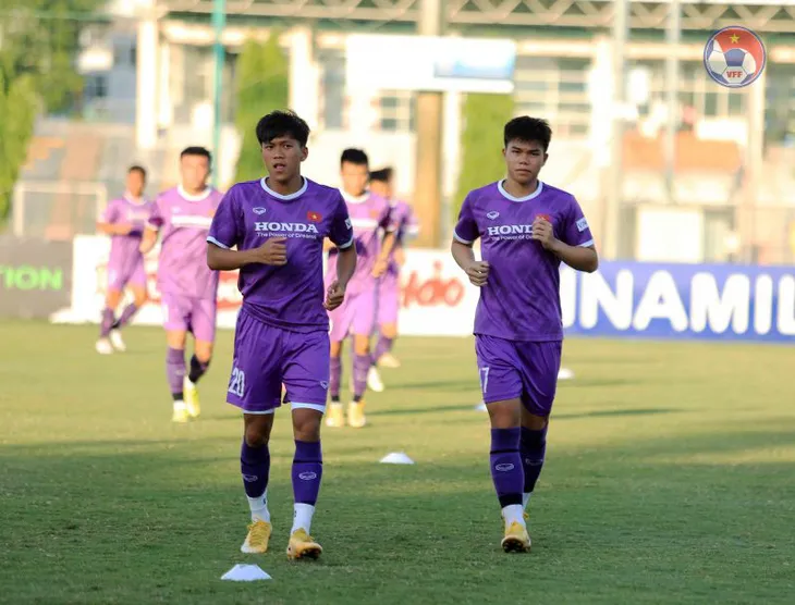 Trung vệ Đoàn Anh Việt tự tin cạnh tranh vị trí tại U22 Việt Nam - Ảnh 1. Trung vệ Đoàn Anh Việt tự tin cạnh tranh vị trí tại U22 Việt Nam - Ảnh 1.