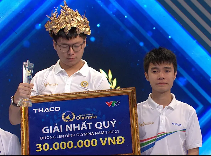 Đường lên đỉnh Olympia: Hai nam sinh rượt đuổi điểm số nghẹt thở để vào Chung kết - Ảnh 12. Đường lên đỉnh Olympia: Hai nam sinh rượt đuổi điểm số nghẹt thở để vào Chung kết - Ảnh 12.