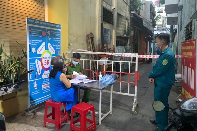 4 điều kiện cần để trường hợp F1 được cách ly tại nhà - Ảnh 1. 4 điều kiện cần để trường hợp F1 được cách ly tại nhà - Ảnh 1.