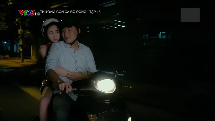 Thương con cá rô đồng - Tập 15: Gái quê Út Lành lên giường với gã sở khanh - Ảnh 3. Thương con cá rô đồng - Tập 15: Gái quê Út Lành lên giường với gã sở khanh - Ảnh 3.