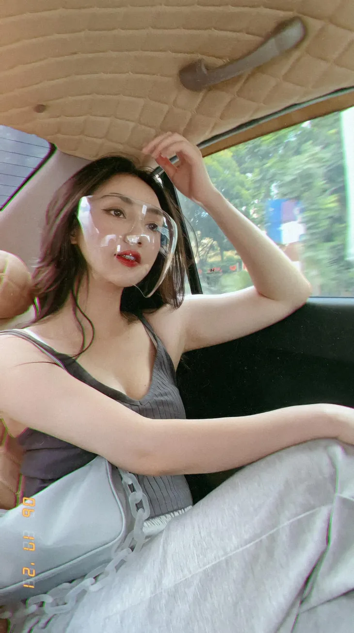 Diễn viên Việt tuần qua: Quỳnh Nga đọ độ sexy với Quỳnh Kool - Ảnh 5. Diễn viên Việt tuần qua: Quỳnh Nga đọ độ sexy với Quỳnh Kool - Ảnh 5.