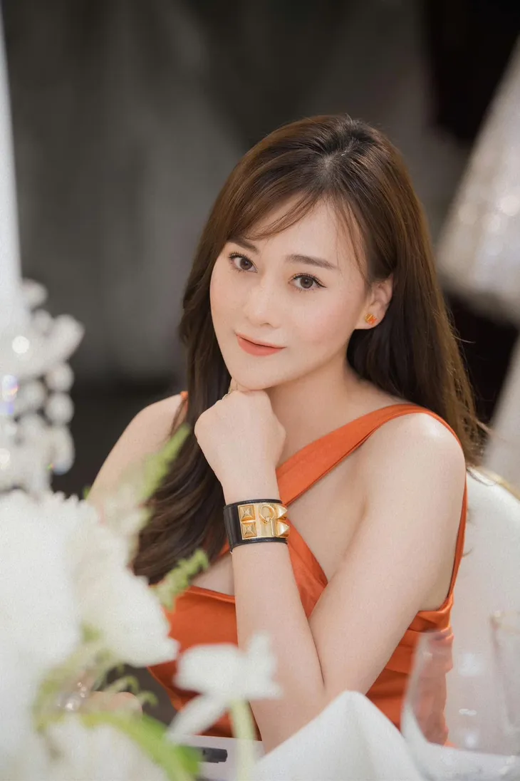 Diễn viên Việt tuần qua: Quỳnh Nga đọ độ sexy với Quỳnh Kool - Ảnh 18. Diễn viên Việt tuần qua: Quỳnh Nga đọ độ sexy với Quỳnh Kool - Ảnh 18.