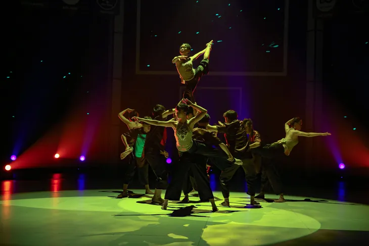 Nhóm nhảy siêu Việt: Son Crew bất ngờ “lội ngược dòng” nhờ... Mỵ - Ảnh 6. Nhóm nhảy siêu Việt: Son Crew bất ngờ “lội ngược dòng” nhờ... Mỵ - Ảnh 6.