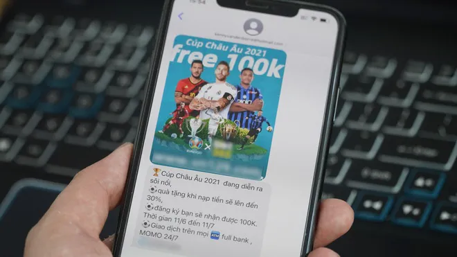 Quảng cáo cá độ bóng đá mùa Euro tấn công người dùng iPhone - Ảnh 1. Quảng cáo cá độ bóng đá mùa Euro tấn công người dùng iPhone - Ảnh 1.