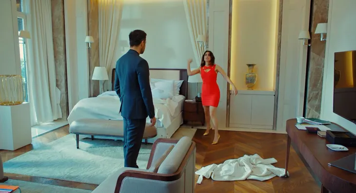 Trái cấm: Nghi con của bạn là con trai mình, bạn thân Halit xét nghiệm ADN và cái kết bất ngờ - Ảnh 5. Trái cấm: Nghi con của bạn là con trai mình, bạn thân Halit xét nghiệm ADN và cái kết bất ngờ - Ảnh 5.
