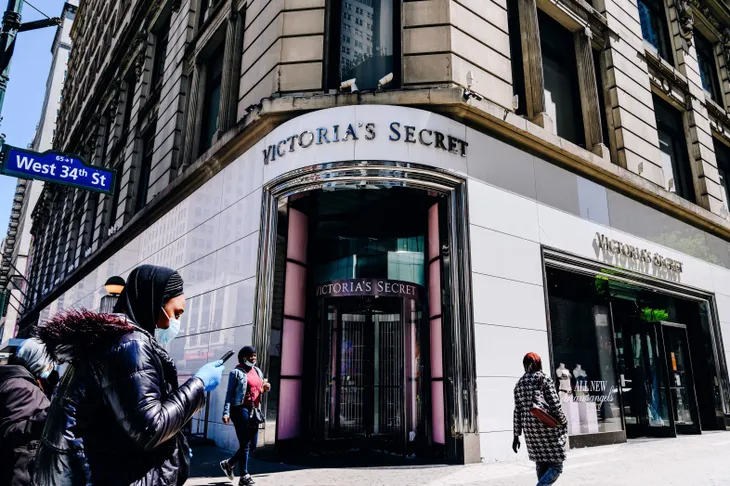 Thiên thần nghỉ hưu, Victorias Secret sống sót? - Ảnh 6. Thiên thần nghỉ hưu, Victorias Secret sống sót? - Ảnh 6.