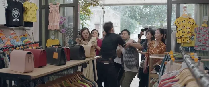 Mùa hoa tìm lại - Tập 13: Biết quá khứ đẻ thuê, Việt không muốn chấp nhận nhưng Đồng lại cảm thương Lệ - Ảnh 14. Mùa hoa tìm lại - Tập 13: Biết quá khứ đẻ thuê, Việt không muốn chấp nhận nhưng Đồng lại cảm thương Lệ - Ảnh 14.
