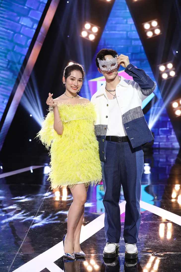 Sara Lưu tuyên bố giải nghệ khi bị Trường Giang hỏi khó - Ảnh 2. Sara Lưu tuyên bố giải nghệ khi bị Trường Giang hỏi khó - Ảnh 2.