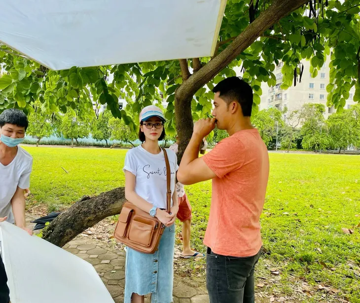 Lương Thu Trang khoe tạo hình trẻ trung trong phim mới - Ảnh 4. Lương Thu Trang khoe tạo hình trẻ trung trong phim mới - Ảnh 4.