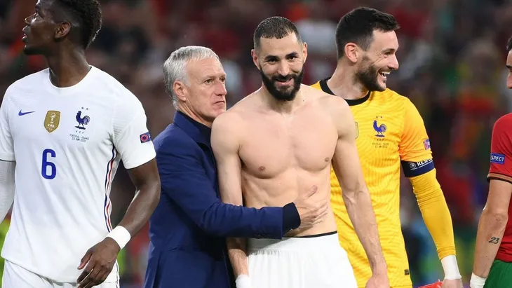 HLV Didier Deschamps: Chúng tôi đã trao hai bàn thắng cho Bồ Đào Nha - Ảnh 3. HLV Didier Deschamps: Chúng tôi đã trao hai bàn thắng cho Bồ Đào Nha - Ảnh 3.