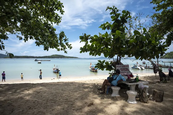 Hộp cát Phuket kỳ vọng “hồi sinh” du lịch Thái Lan - Ảnh 1. Hộp cát Phuket kỳ vọng “hồi sinh” du lịch Thái Lan - Ảnh 1.