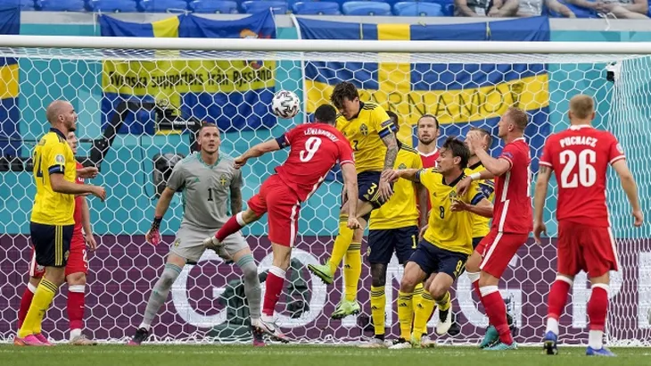 ĐT Ba Lan dừng bước, Lewandowski vẫn tạo cột mốc lịch sử - Ảnh 1. ĐT Ba Lan dừng bước, Lewandowski vẫn tạo cột mốc lịch sử - Ảnh 1.