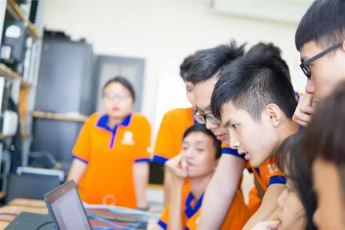 Vì sao thương mại điện tử là ngành học hot, giới trẻ bình chọn đáng đồng tiền bát gạo? - Ảnh 4. Vì sao thương mại điện tử là ngành học hot, giới trẻ bình chọn đáng đồng tiền bát gạo? - Ảnh 4.