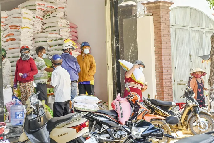 Thành phố Phan Thiết, Tuy Hòa thực hiện giãn cách xã hội theo nguyên tắc Chỉ thị 15 - Ảnh 1. Thành phố Phan Thiết, Tuy Hòa thực hiện giãn cách xã hội theo nguyên tắc Chỉ thị 15 - Ảnh 1.