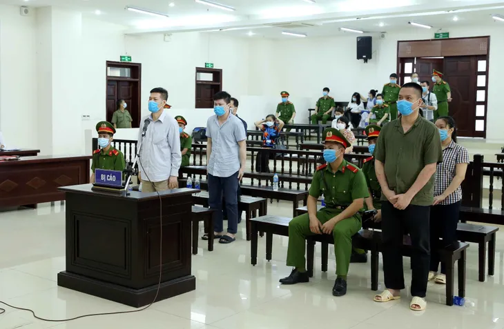 Đề nghị giữ nguyên hình phạt sơ thẩm đối với nguyên Giám đốc CDC Hà Nội Nguyễn Nhật Cảm - Ảnh 1. Đề nghị giữ nguyên hình phạt sơ thẩm đối với nguyên Giám đốc CDC Hà Nội Nguyễn Nhật Cảm - Ảnh 1.