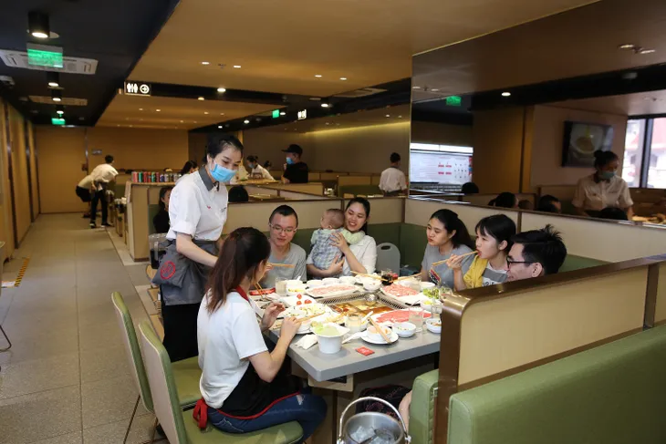 Dự báo hậu COVID-19: Bán lẻ bùng nổ nhờ những thị trường “mới nổi” - Ảnh 2. Dự báo hậu COVID-19: Bán lẻ bùng nổ nhờ những thị trường “mới nổi” - Ảnh 2.