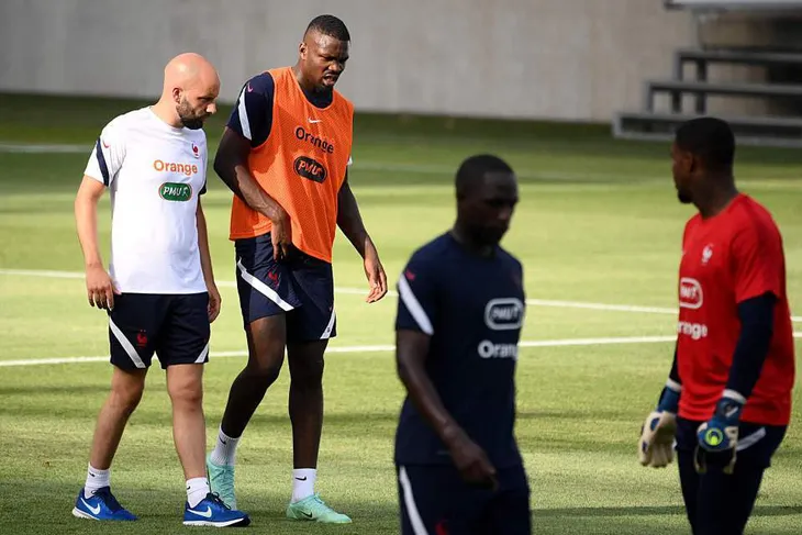 HLV Didier Deschamps đau đầu với chấn thương tại ĐT Pháp - Ảnh 2. HLV Didier Deschamps đau đầu với chấn thương tại ĐT Pháp - Ảnh 2.