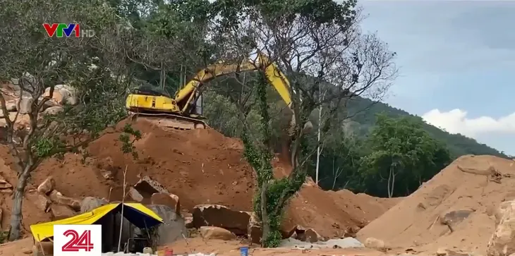Làm rõ nguyên nhân núi Thị Vải bị hủy hoại - Ảnh 2. Làm rõ nguyên nhân núi Thị Vải bị hủy hoại - Ảnh 2.