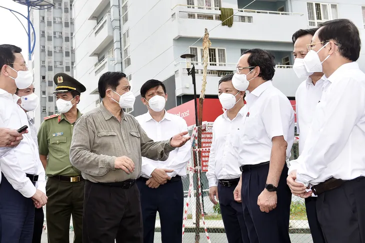 Thủ tướng yêu cầu không để lây nhiễm chéo trong khu cách ly - Ảnh 1. Thủ tướng yêu cầu không để lây nhiễm chéo trong khu cách ly - Ảnh 1.