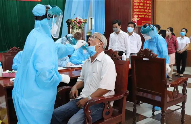 Thêm 18 ca mắc COVID-19 tại Phú Yên - Ảnh 2. Thêm 18 ca mắc COVID-19 tại Phú Yên - Ảnh 2.