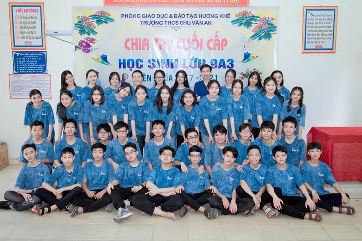 Đôi bạn thân trường làng thành thủ khoa trường THPT chuyên Hà Tĩnh - Ảnh 1. Đôi bạn thân trường làng thành thủ khoa trường THPT chuyên Hà Tĩnh - Ảnh 1.