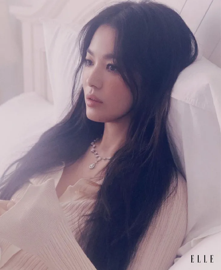 Song Hye Kyo đẹp như nàng thơ ở tuổi 40 - Ảnh 5. Song Hye Kyo đẹp như nàng thơ ở tuổi 40 - Ảnh 5.