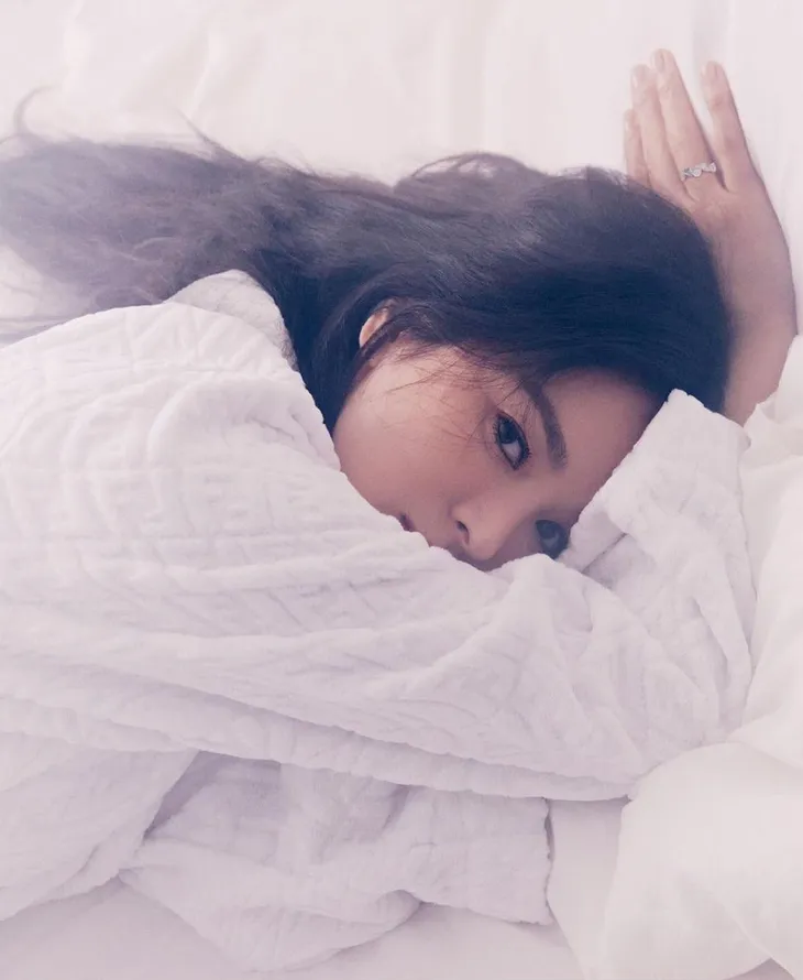 Song Hye Kyo đẹp như nàng thơ ở tuổi 40 - Ảnh 2. Song Hye Kyo đẹp như nàng thơ ở tuổi 40 - Ảnh 2.