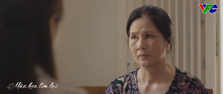 Mùa hoa tìm lại - Tập 16: Tuyết cố tình tiết lộ đất đai, nhà cửa đều đứng tên mình, mẹ con Hoàn thòm thèm - Ảnh 6. Mùa hoa tìm lại - Tập 16: Tuyết cố tình tiết lộ đất đai, nhà cửa đều đứng tên mình, mẹ con Hoàn thòm thèm - Ảnh 6.