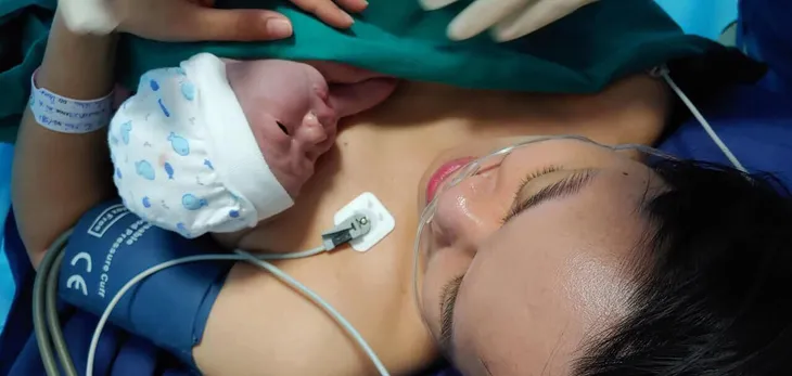 MC Lê Anh chào đón con trai đầu lòng - Ảnh 1. MC Lê Anh chào đón con trai đầu lòng - Ảnh 1.