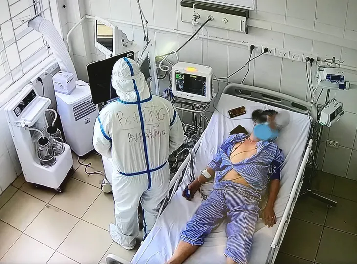 Trung tâm hồi sức tích cực lớn nhất miền Bắc tiếp nhận 6 bệnh nhân COVID-19 nặng đầu tiên - Ảnh 1. Trung tâm hồi sức tích cực lớn nhất miền Bắc tiếp nhận 6 bệnh nhân COVID-19 nặng đầu tiên - Ảnh 1.