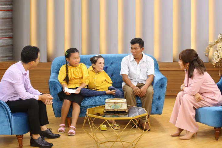 Cổ tích giữa đời thường: Người chồng lành lặn “sống chết” để cưới bằng được vợ tật nguyền - Ảnh 2. Cổ tích giữa đời thường: Người chồng lành lặn “sống chết” để cưới bằng được vợ tật nguyền - Ảnh 2.